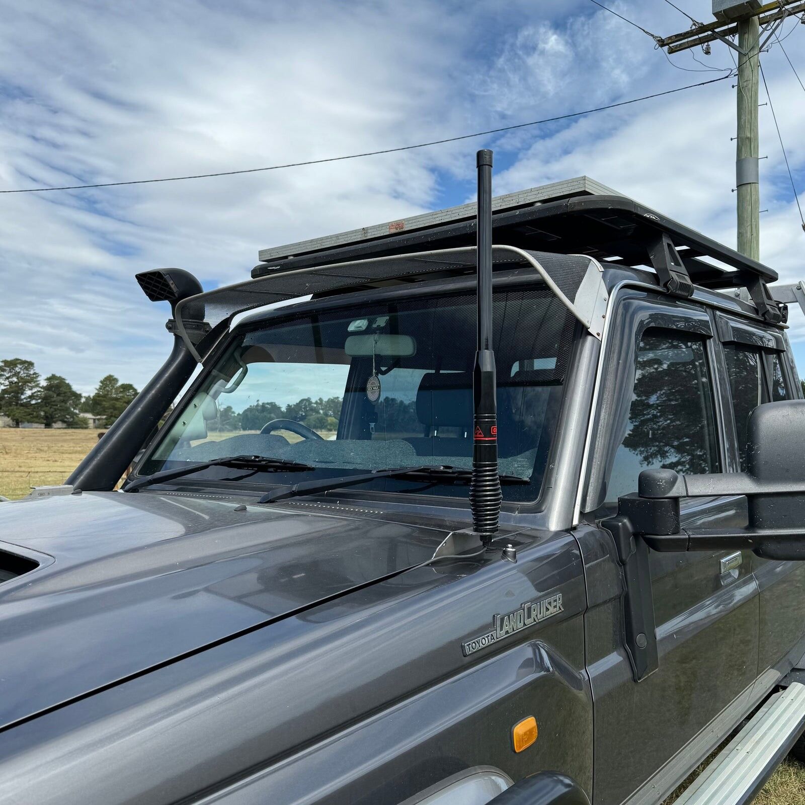 GMF 138P-FB UHF Antenna Fender Bracket To Suit Toyota Land Cruiser 79 Series 2012-2022 Passenger Side