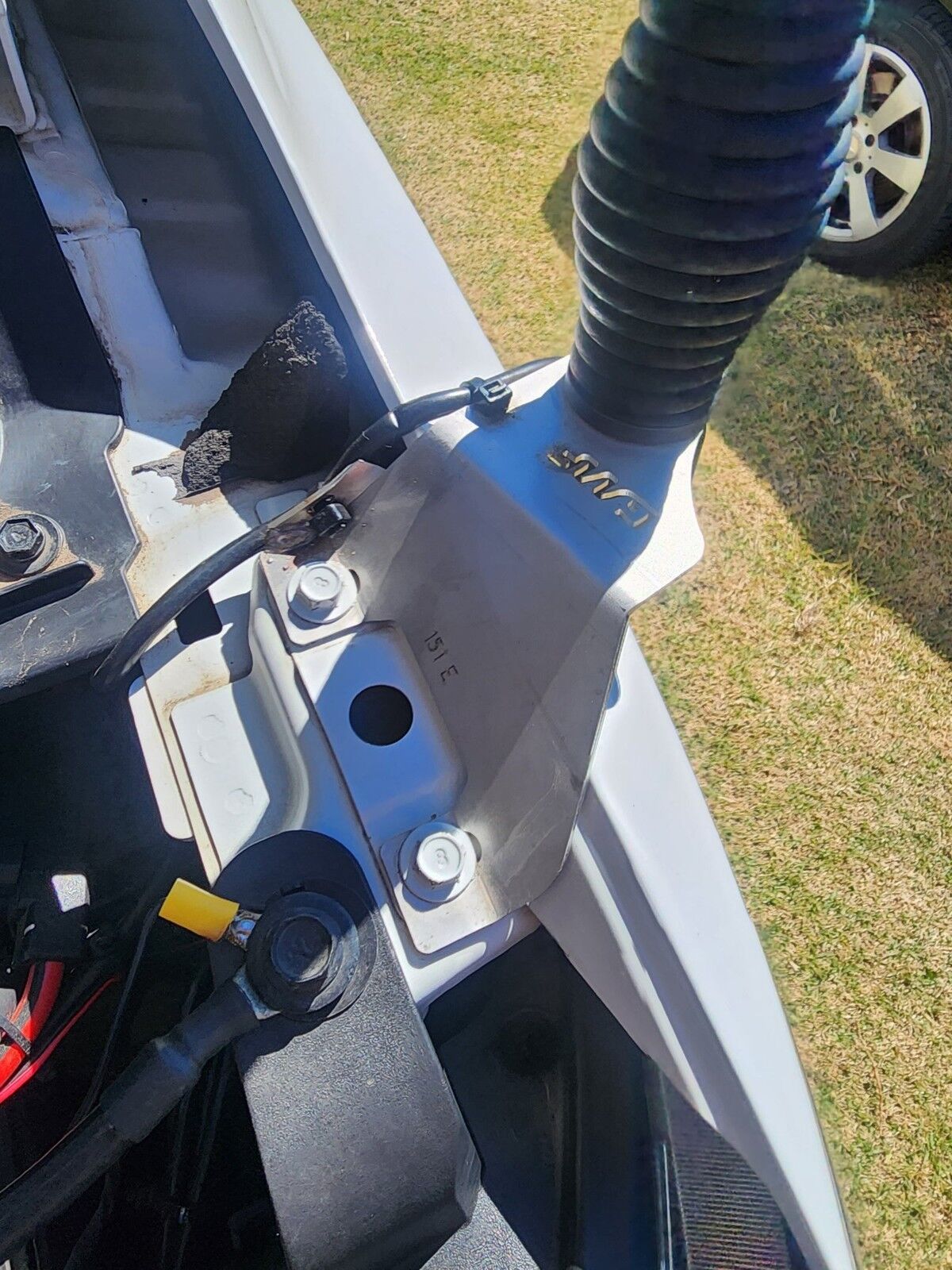 GMF 151P-FB UHF Antenna Fender Bracket To Suit Hyundai iLoad 2018-2023 Passenger Side