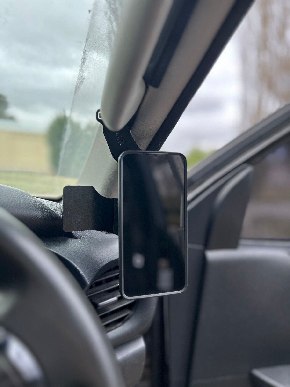 GMF 4009-PH-D Phone and UHF Handpiece Holder To Suit Toyota Hilux N80 2015+