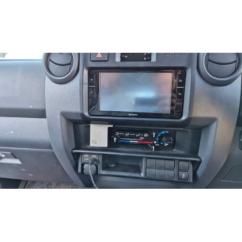 GMF 175-HP UHF Handpiece Holder To Suit Toyota Land Cruiser 79 Series 2024+